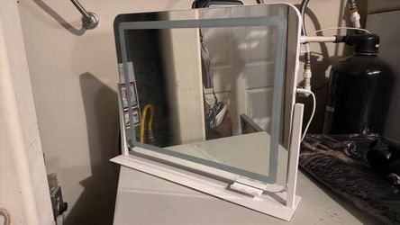 Vanity mirror