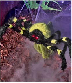 21 Inch LED Green Jumping Spider Animatronic