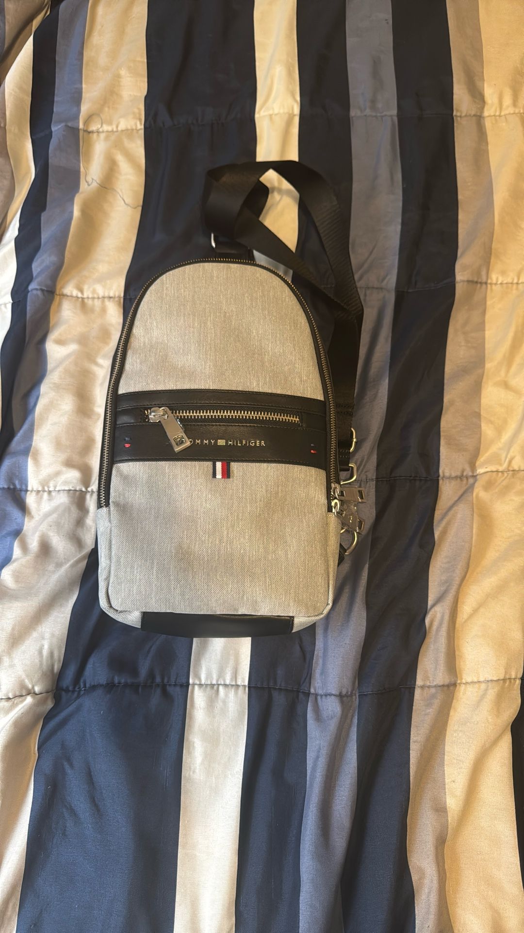 Tommy Hilfiger Crossbody Bag