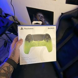 PlayStation 5 Controller Remix Green