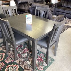 New Table 4 Chairs 48 InchesX 36 Inches Free Deliver
