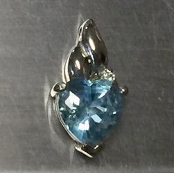 Silver 925 Heart Shape Pendant with Blue Gem Stone 2.6 gram 2 sm