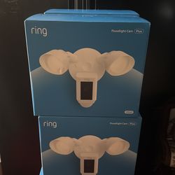 FLOODLIGHT CAMERA PLUS WIRED