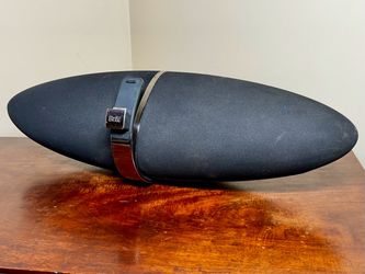 Bowers & Wilkins Zeppelin speaker