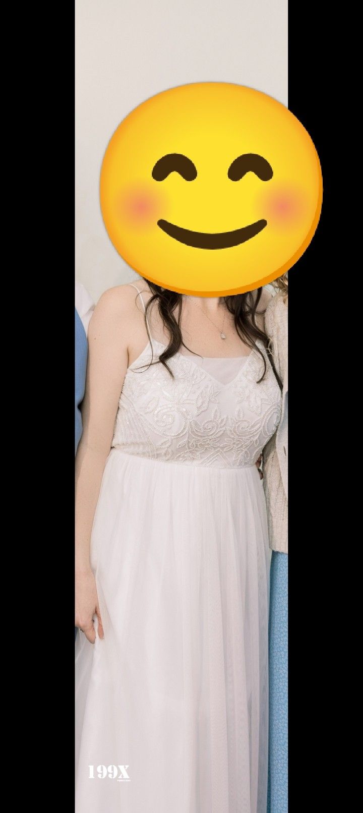 Adrianna Papell White bead embroidered dress Size 8 Ivory pleated floor length maxi
Condition is used in excellent condition
Don't miss this chance