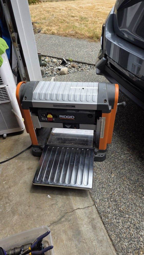 Rigid TP1300 Thickness Planer