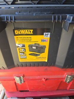DeWalt 24-Inch One-Touch Latch Tool Box