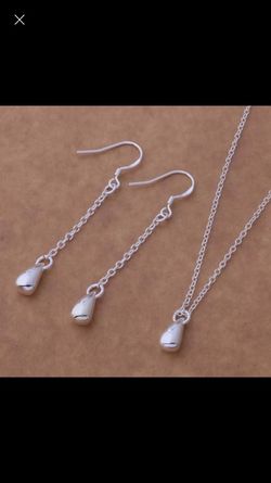 Sterling silver necklace and earring set!