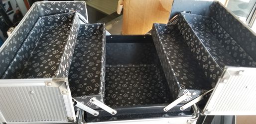 MAKE UP BOX