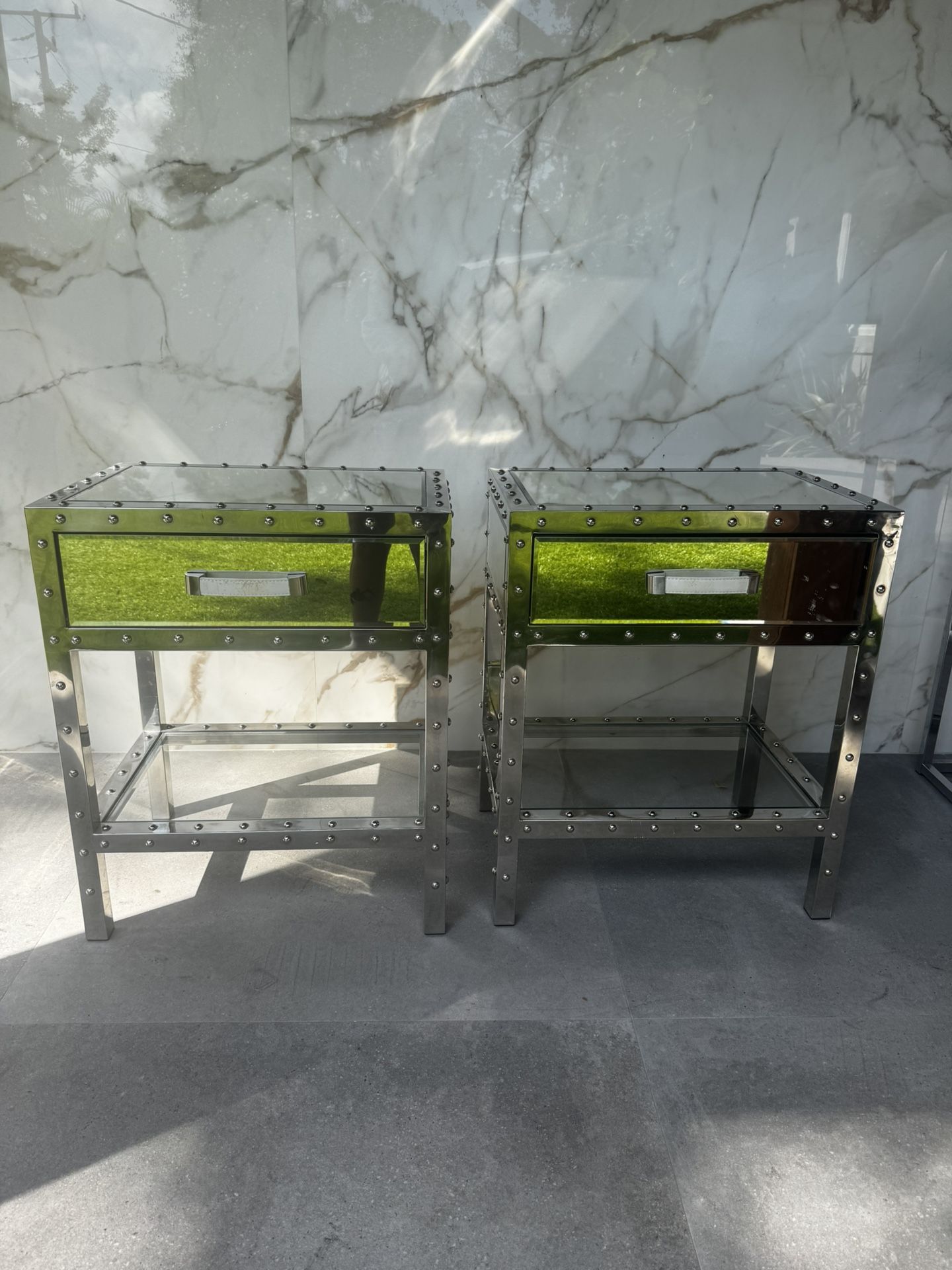 MODANI Nightstand Table