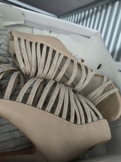 Women's shoes