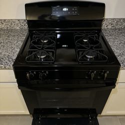 GE ELECTRIC STOVE NEW GREAT CONDITION 