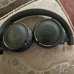 JBL  Headphones 