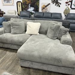 IN STOCK Lindyn 2 pc Sectional By Ashley Furniture