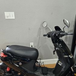 swft maxx e-scooter moped