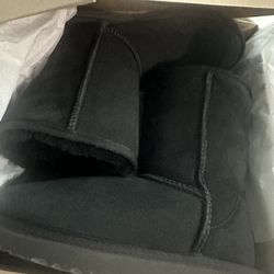 100% AUTHENTIC UGG BOOTS • SIZE 6 BLACK 