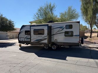Dutchman Aerolite luxury class 25 ft bunkhouse