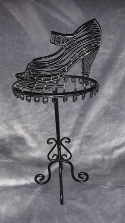 Jewelry Caddy (necklace not included)