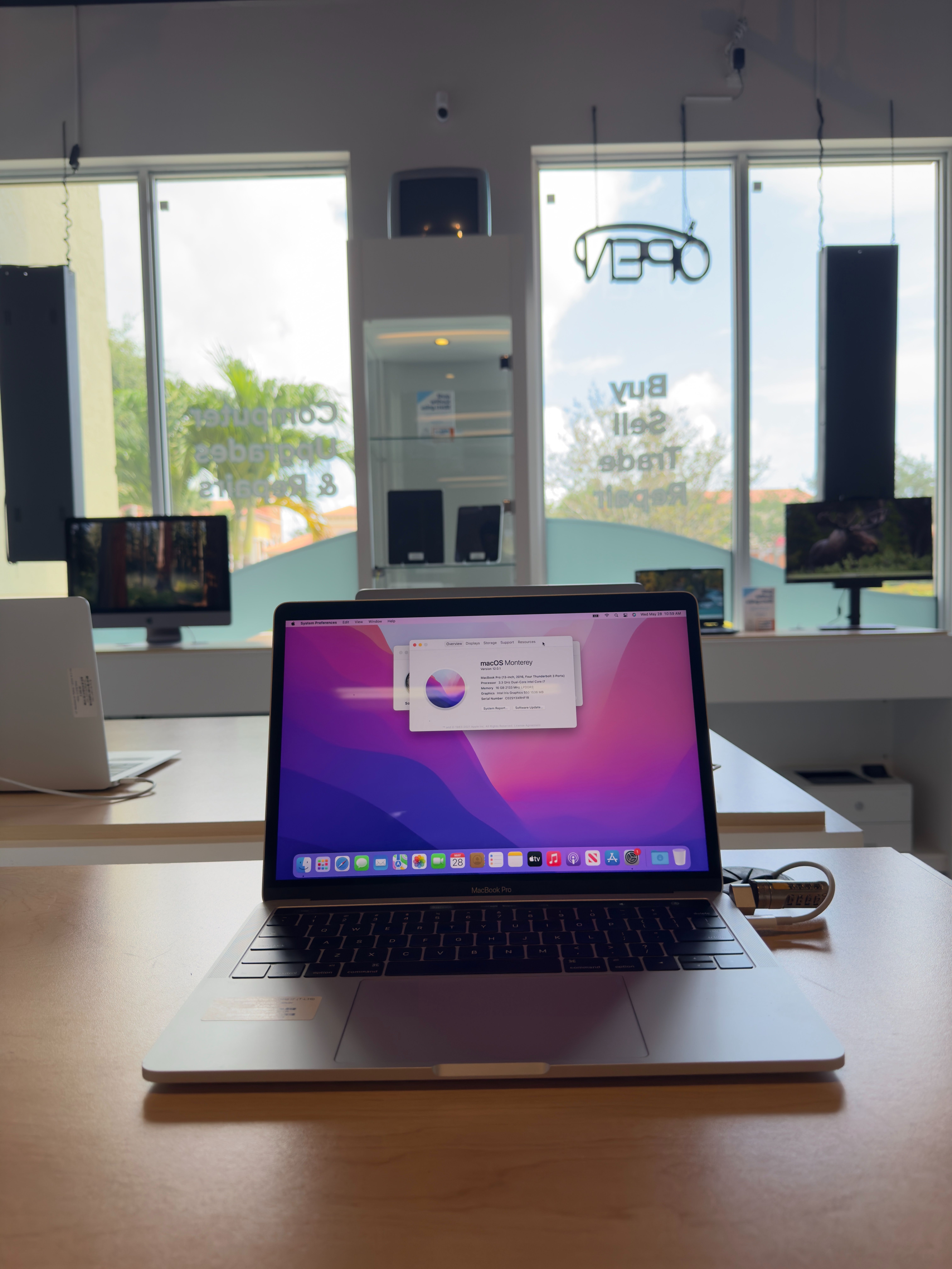 2016 MacBook Pro 13" β i7 / 16GB / 512GB β Silver
