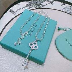Tiffany necklace, versatile and trendy