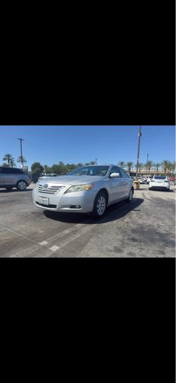Toyota Camry Silver 4-Door Sedant xlt piel