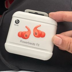 Powerbeats Fit 