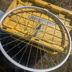Bicycle Wheel with Silver Spokes