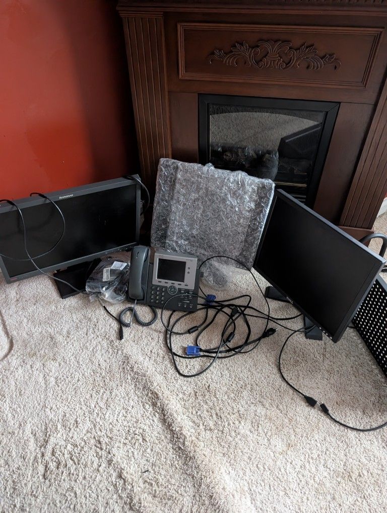 Lenovo And Dell Display Monitors