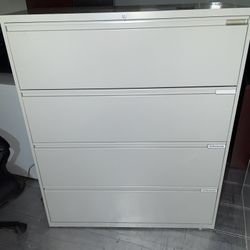 FILING CABINET ( LIKE NEW) 