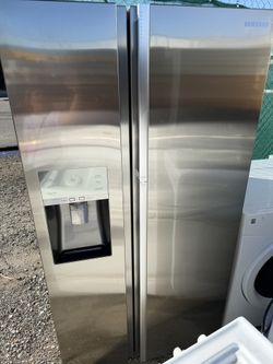 Samsung Side By Side Refrigerator  Show Case 36” W
