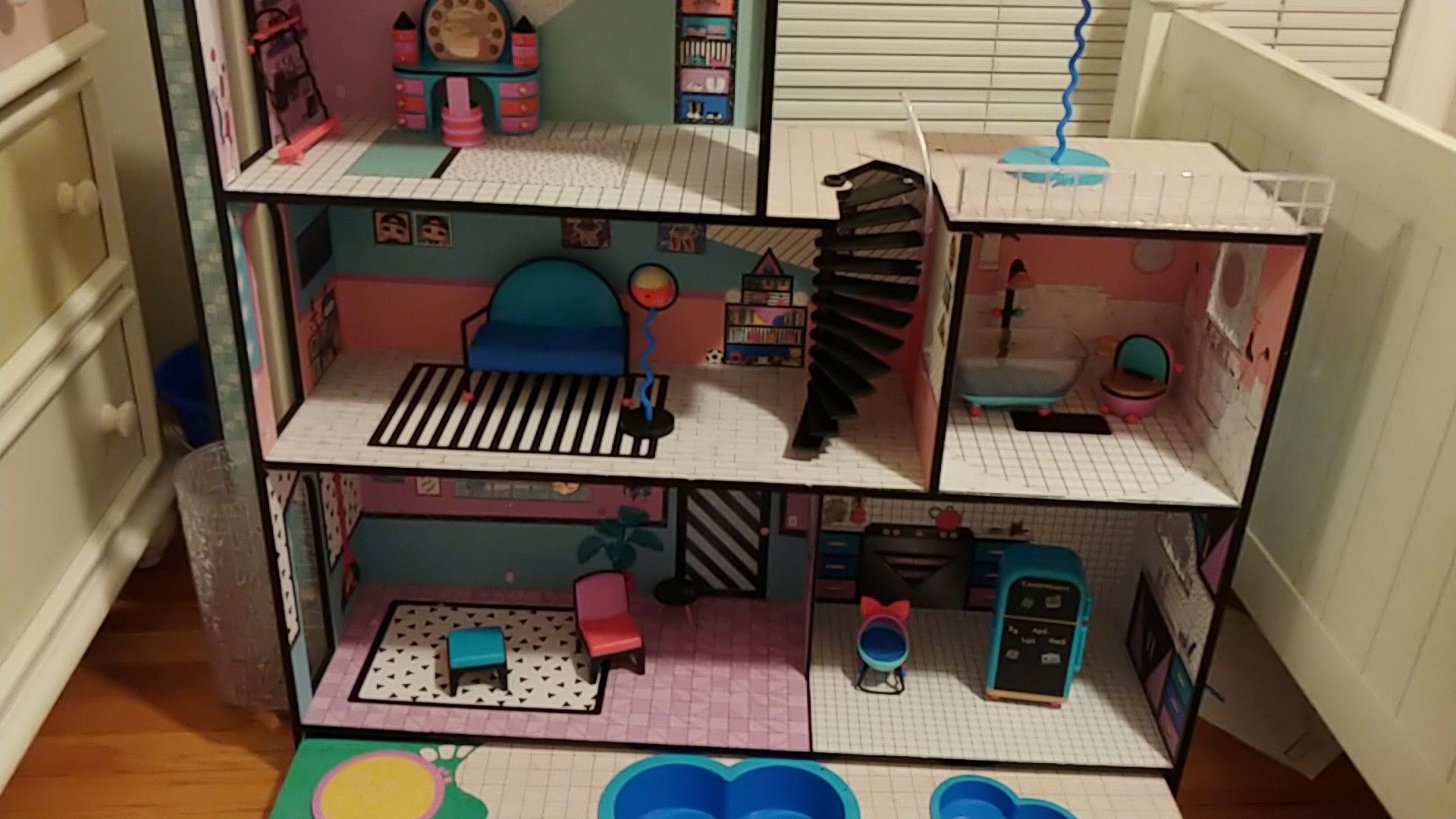 Lol doll house used