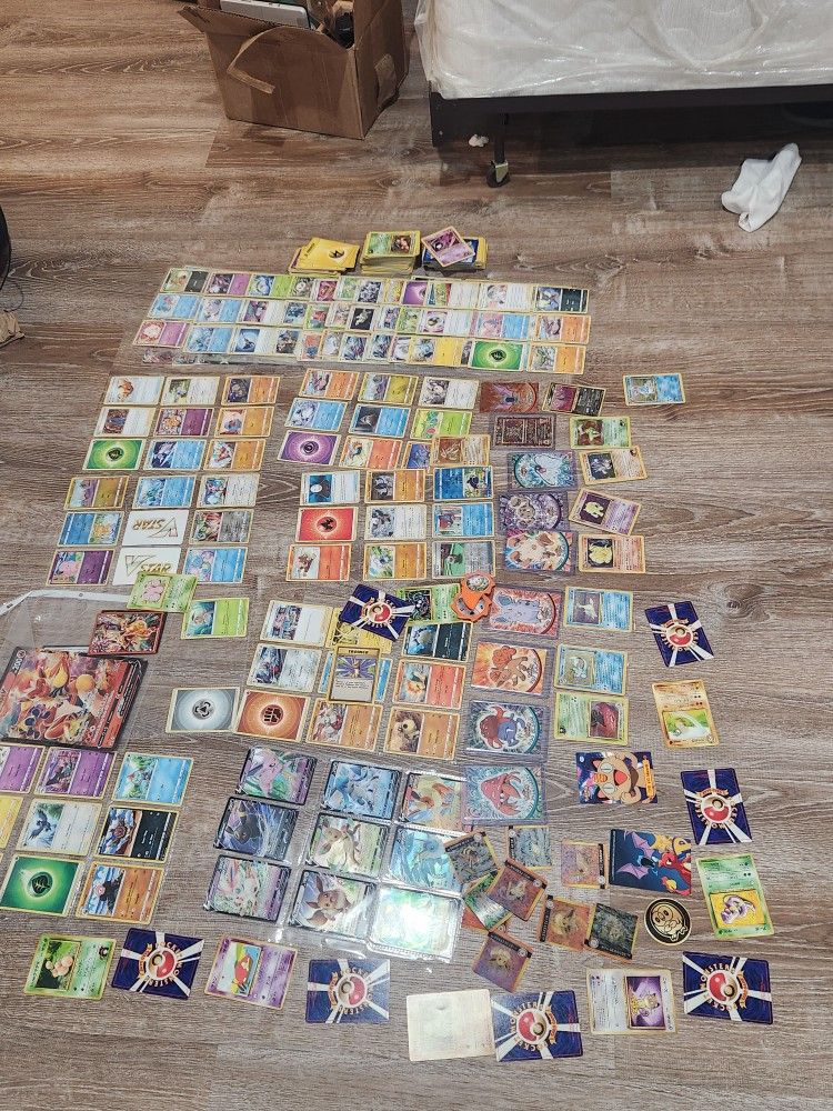 100 + Pokémon Cards