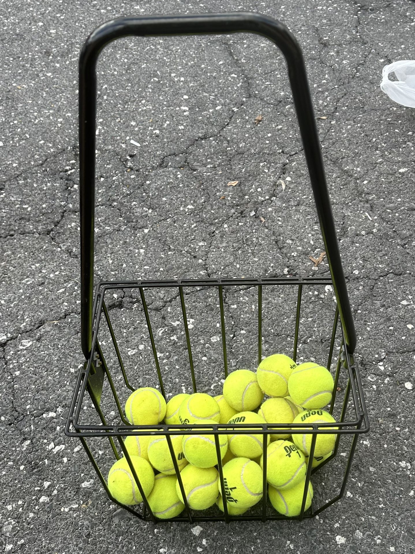 Tennis Ball Hopper With Balls