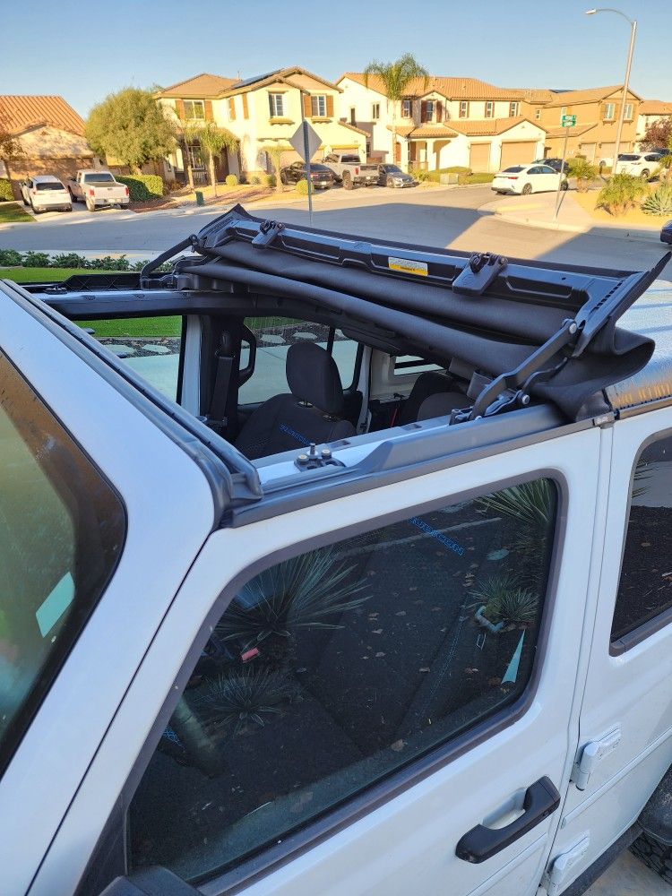 BESTOP (PREMIUM TWILL) Sunrider | 18-25 JEEP Wrangler & Gladiator