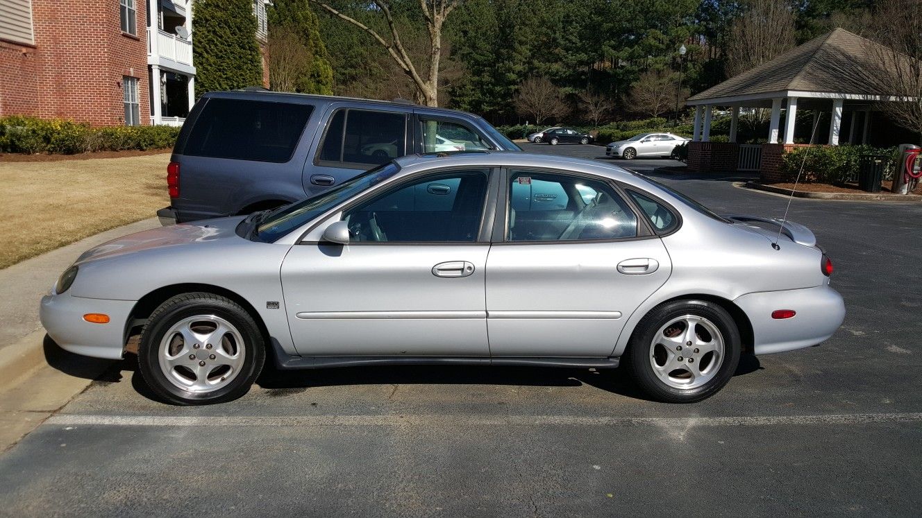 1999 Ford Taurus