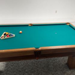 High End solid Wood pool Table With ques 