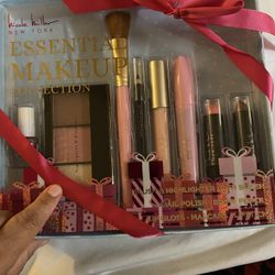 New Essential Makeup Collection 