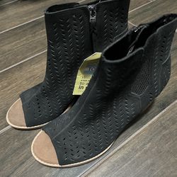 Toms Peep toe Size 9 1/2