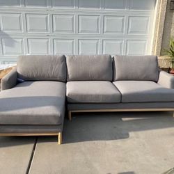 Brand new Contemporary Style Sectional, Retails For Over $2023