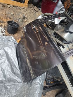 2015 2020  Cadillac escalade right rear door shell
