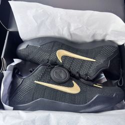 NIKE KOBE 11 XI “fade To Black “ Size 11
