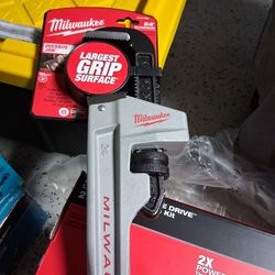 Milwaukee 24 in. Aluminum Pipe Wrench 