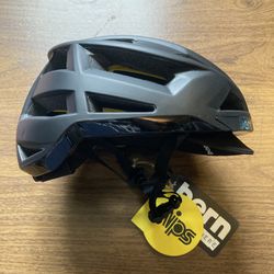 Road Bike Helmet For Sale! for Sale in New York, NY - OfferUp