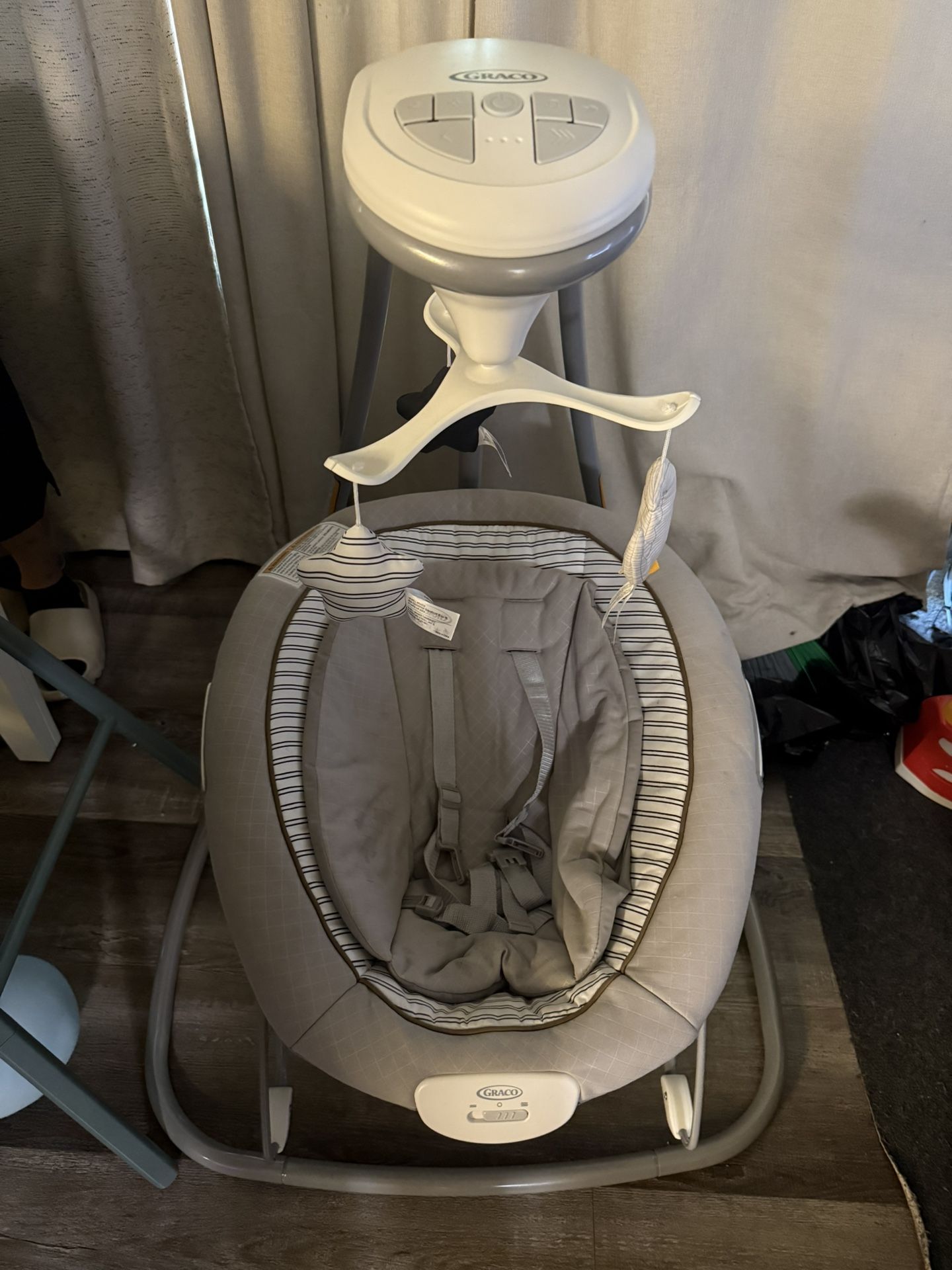 Graco DuetConnect Deluxe Multi-direction baby swing and bouncer