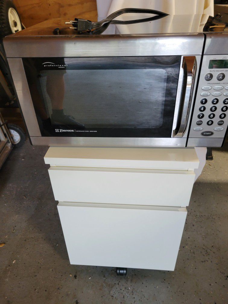 1100w Emerson Professional Microwave Stainless
