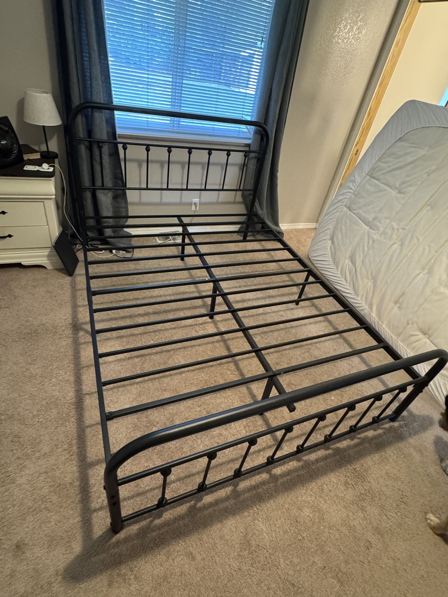 Metal Bed Frame (Queen) (Available)