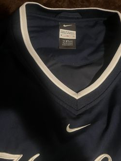 Nike Yankees Hoodie for Sale in Loehmanns Plz, NY - OfferUp