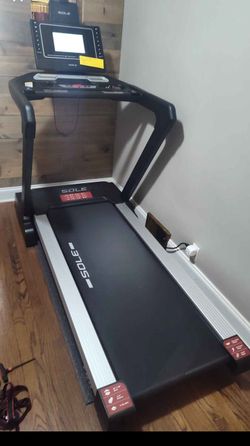 SOLE F80 TREADMILL 2023-24 MODEL ( LIKE NEW & DELIVERY AVAILABLE TODAY)