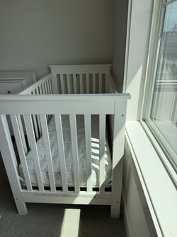 Baby Crib With Waterproof Matress 