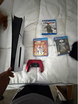 PS5 COMES WITH EVERYTHING (has a few sticker marks on side)